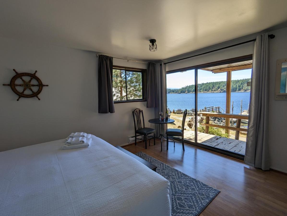 Jade Resort-Oceanfront Suites In Gowlland Harbour Heriot Bay Exteriör bild