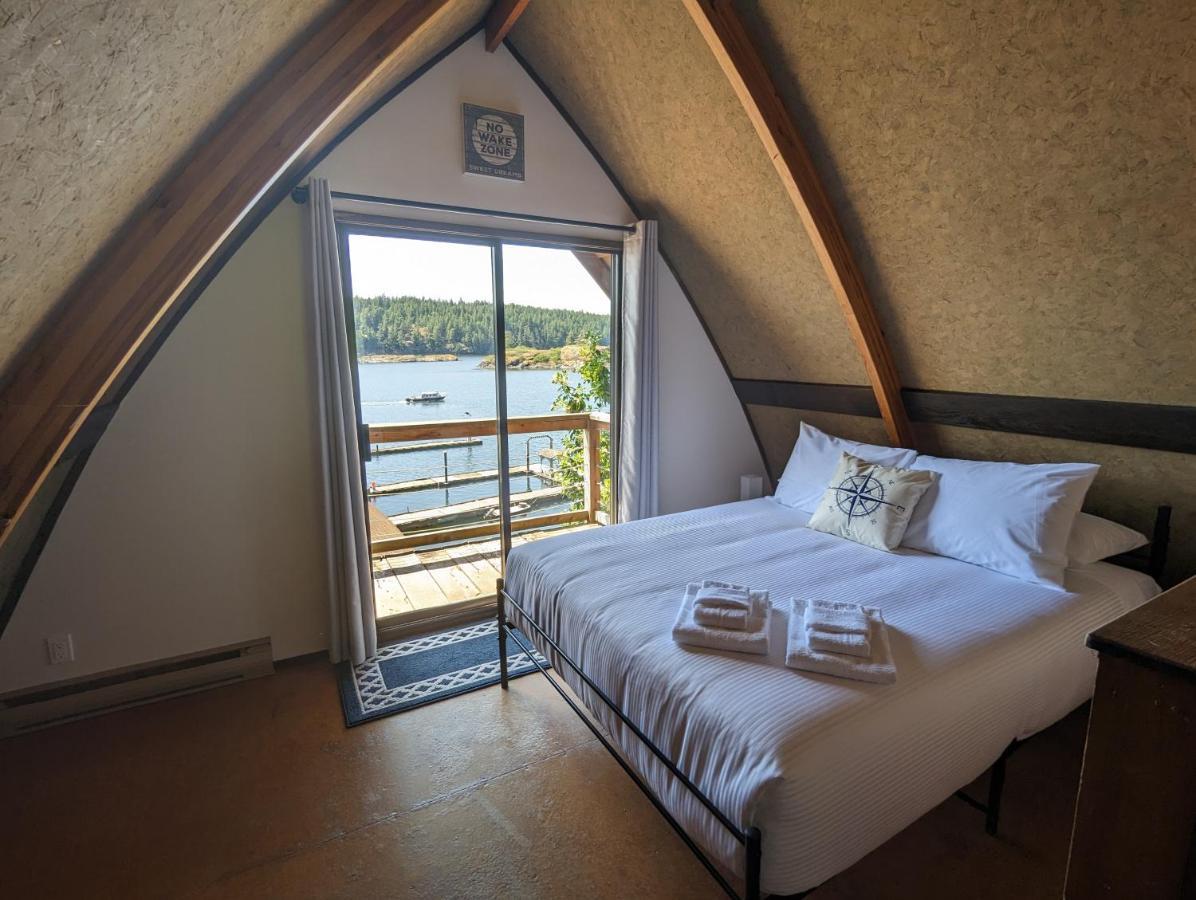 Jade Resort-Oceanfront Suites In Gowlland Harbour Heriot Bay Exteriör bild