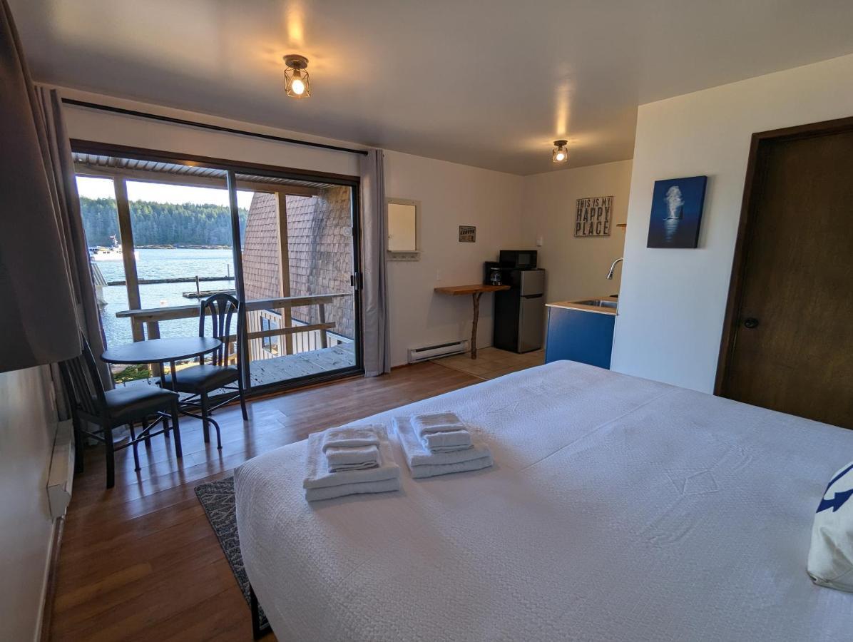 Jade Resort-Oceanfront Suites In Gowlland Harbour Heriot Bay Exteriör bild