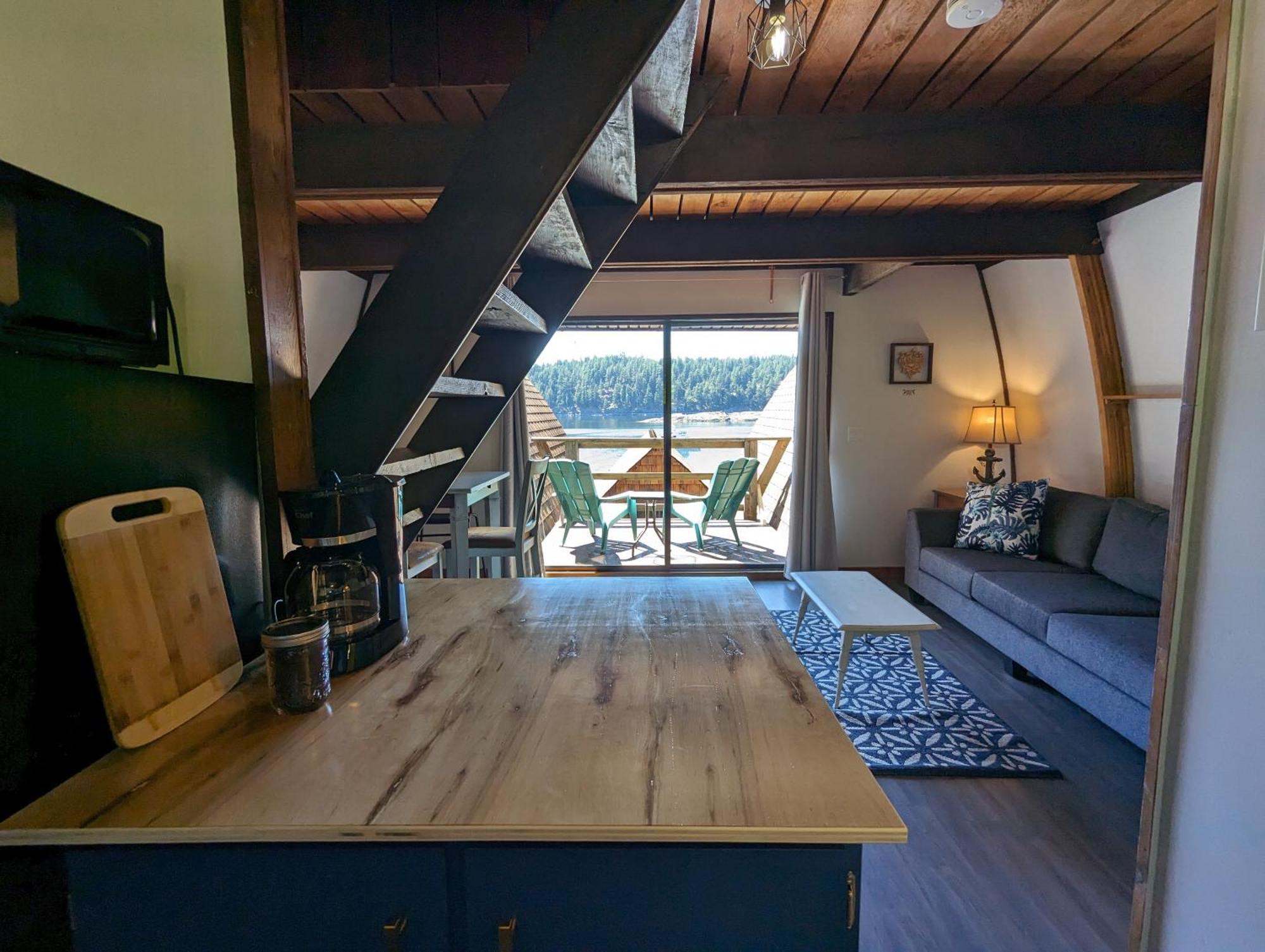 Jade Resort-Oceanfront Suites In Gowlland Harbour Heriot Bay Exteriör bild