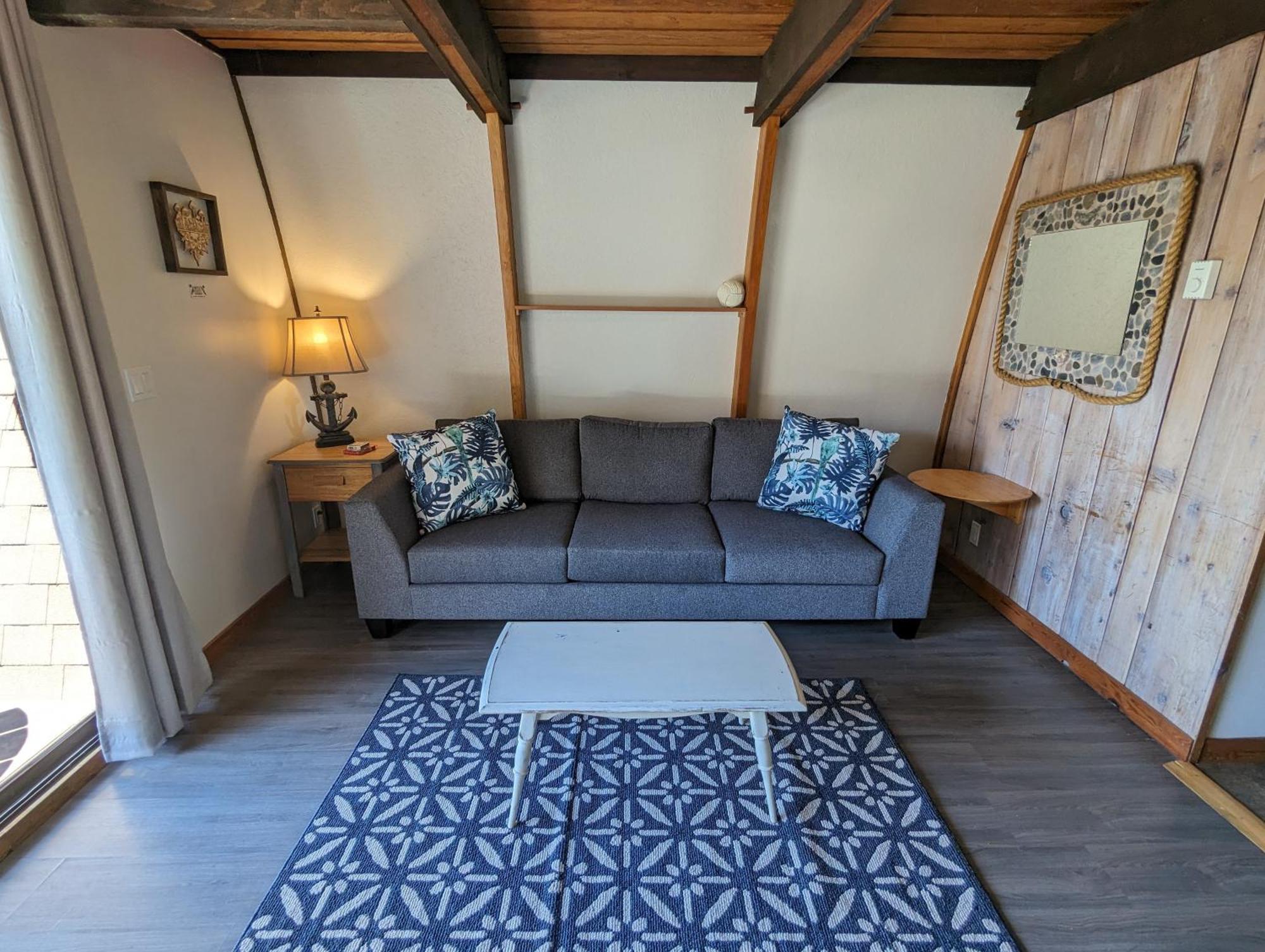 Jade Resort-Oceanfront Suites In Gowlland Harbour Heriot Bay Exteriör bild