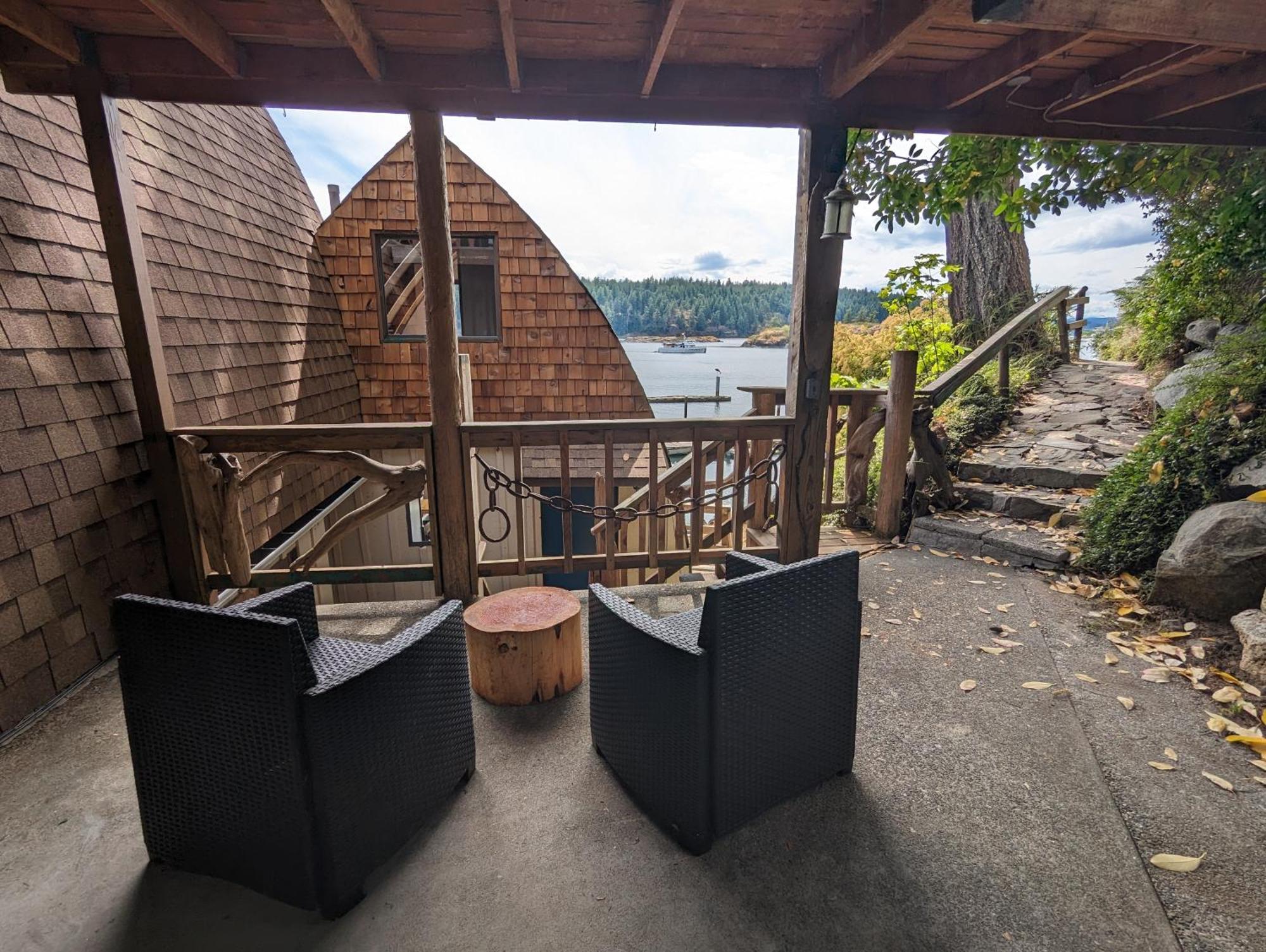 Jade Resort-Oceanfront Suites In Gowlland Harbour Heriot Bay Exteriör bild