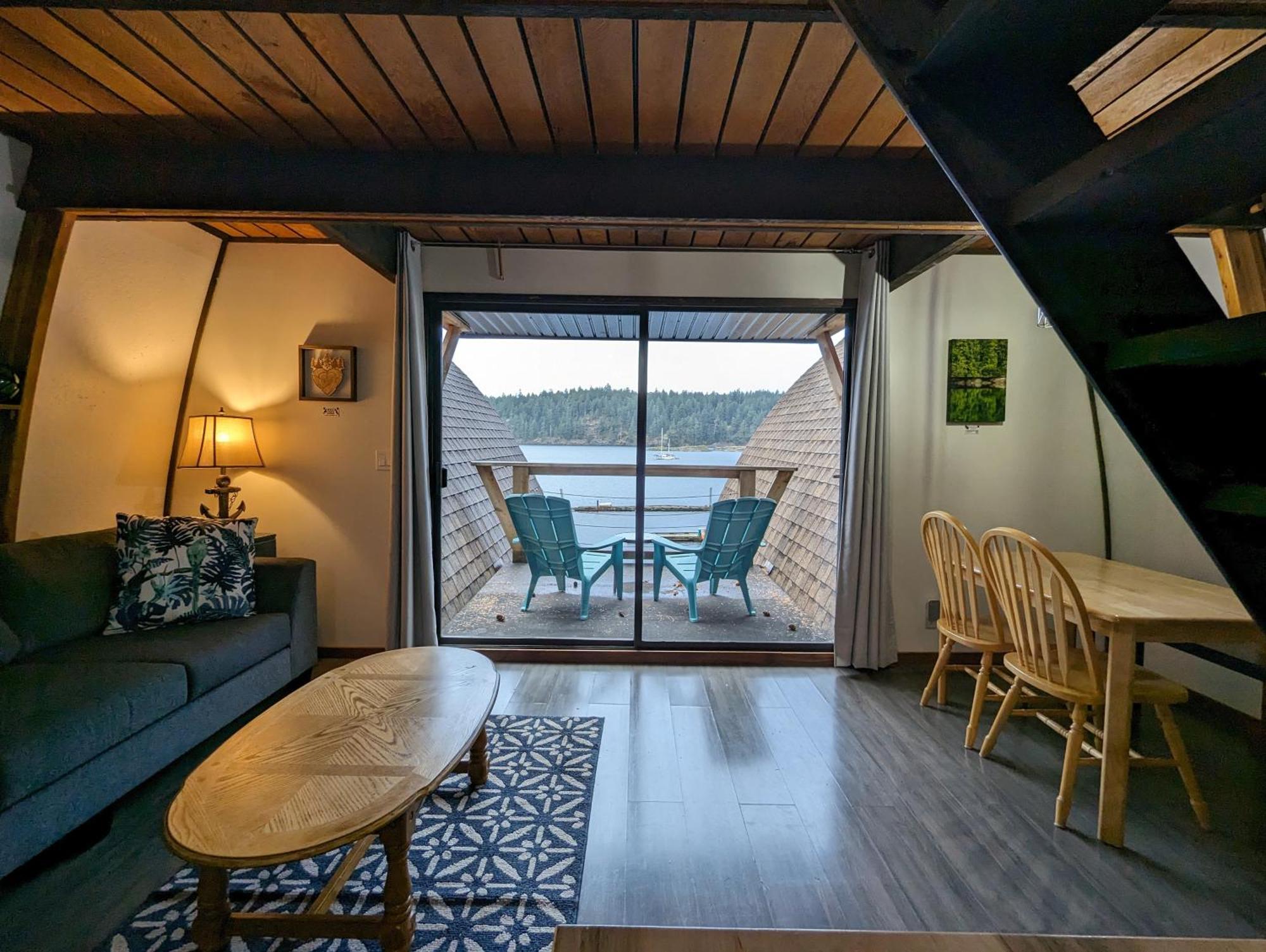 Jade Resort-Oceanfront Suites In Gowlland Harbour Heriot Bay Exteriör bild