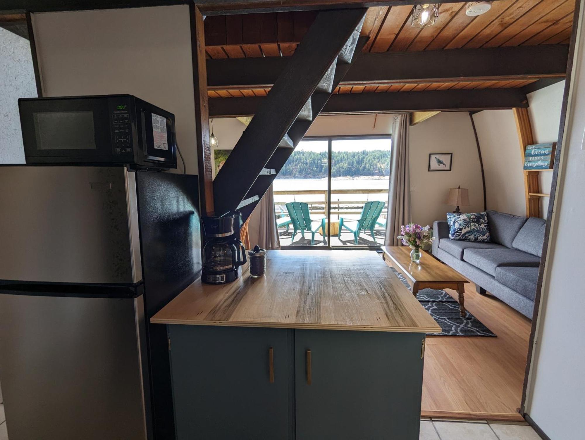 Jade Resort-Oceanfront Suites In Gowlland Harbour Heriot Bay Exteriör bild