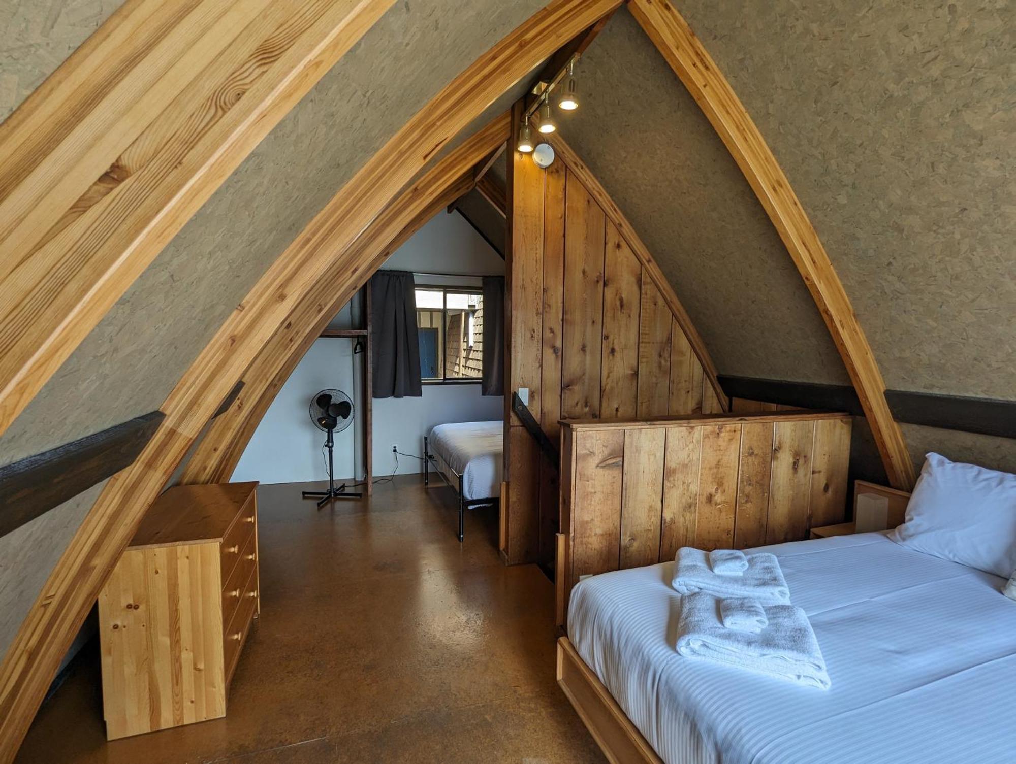 Jade Resort-Oceanfront Suites In Gowlland Harbour Heriot Bay Exteriör bild