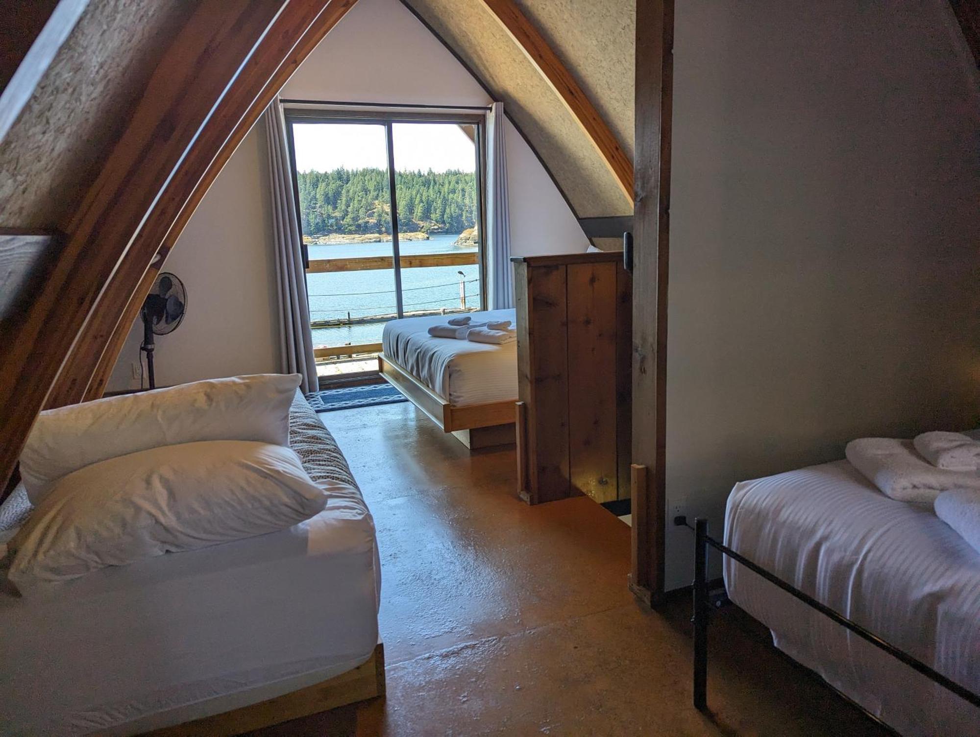 Jade Resort-Oceanfront Suites In Gowlland Harbour Heriot Bay Exteriör bild