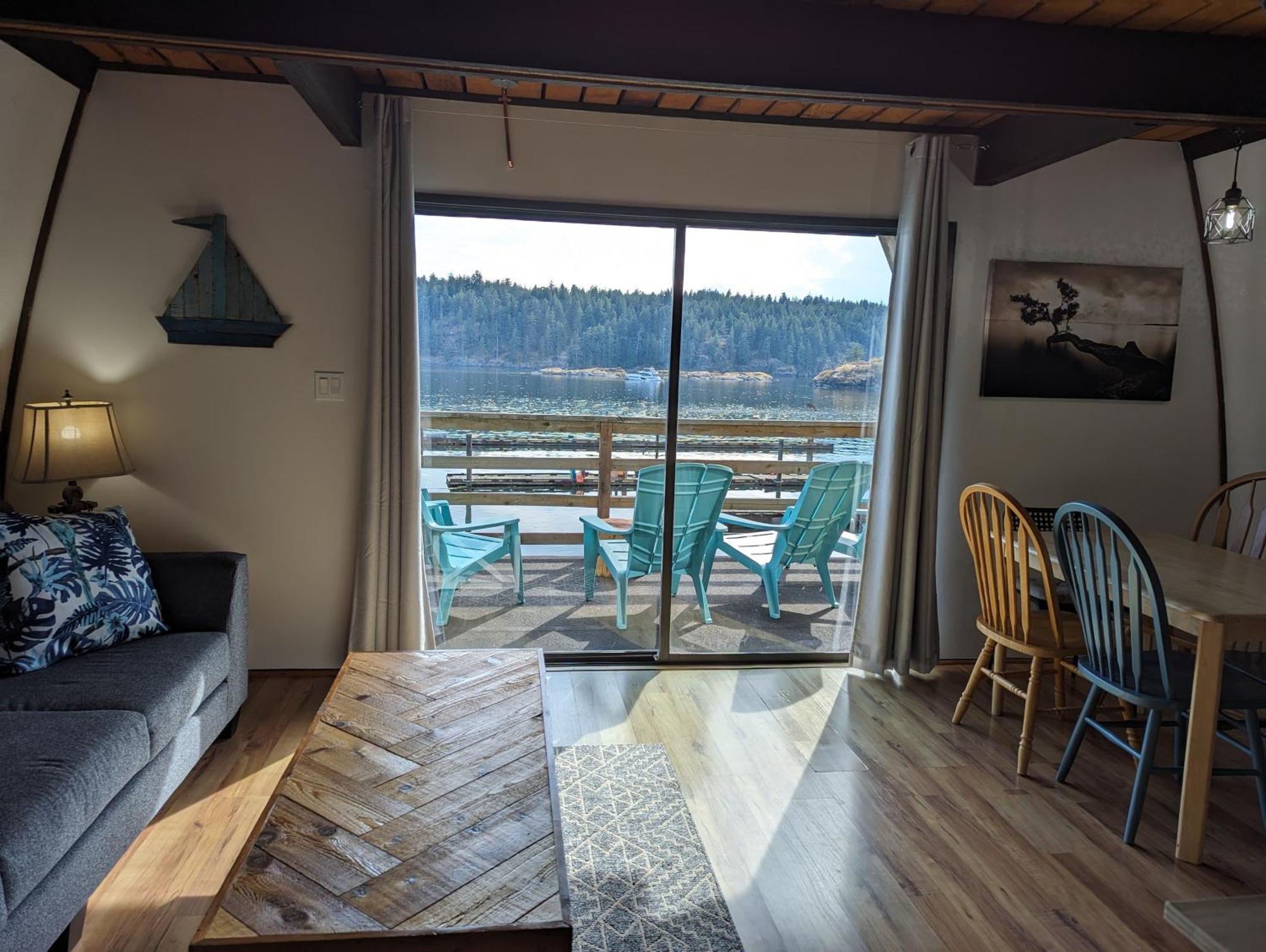 Jade Resort-Oceanfront Suites In Gowlland Harbour Heriot Bay Exteriör bild