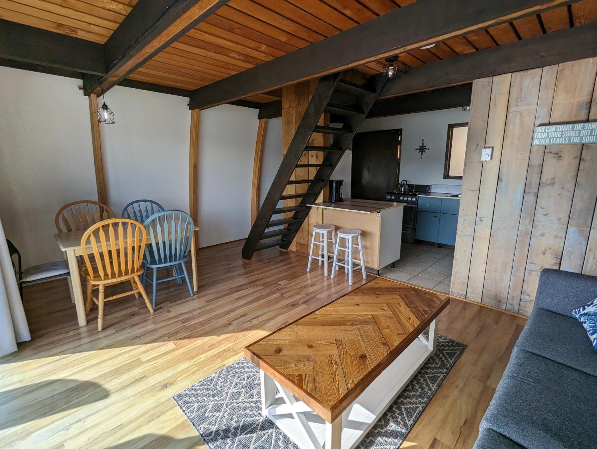 Jade Resort-Oceanfront Suites In Gowlland Harbour Heriot Bay Exteriör bild