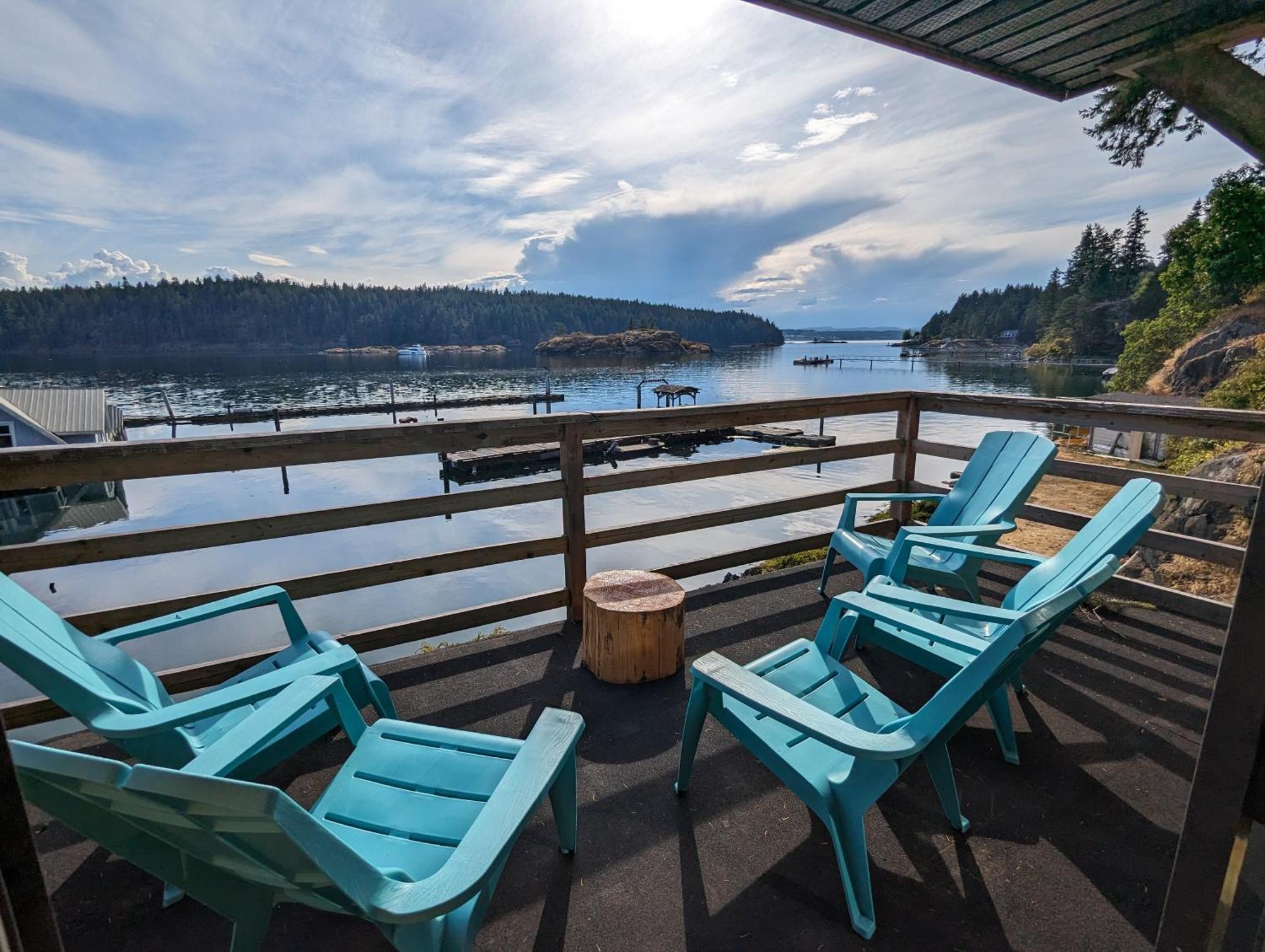 Jade Resort-Oceanfront Suites In Gowlland Harbour Heriot Bay Exteriör bild