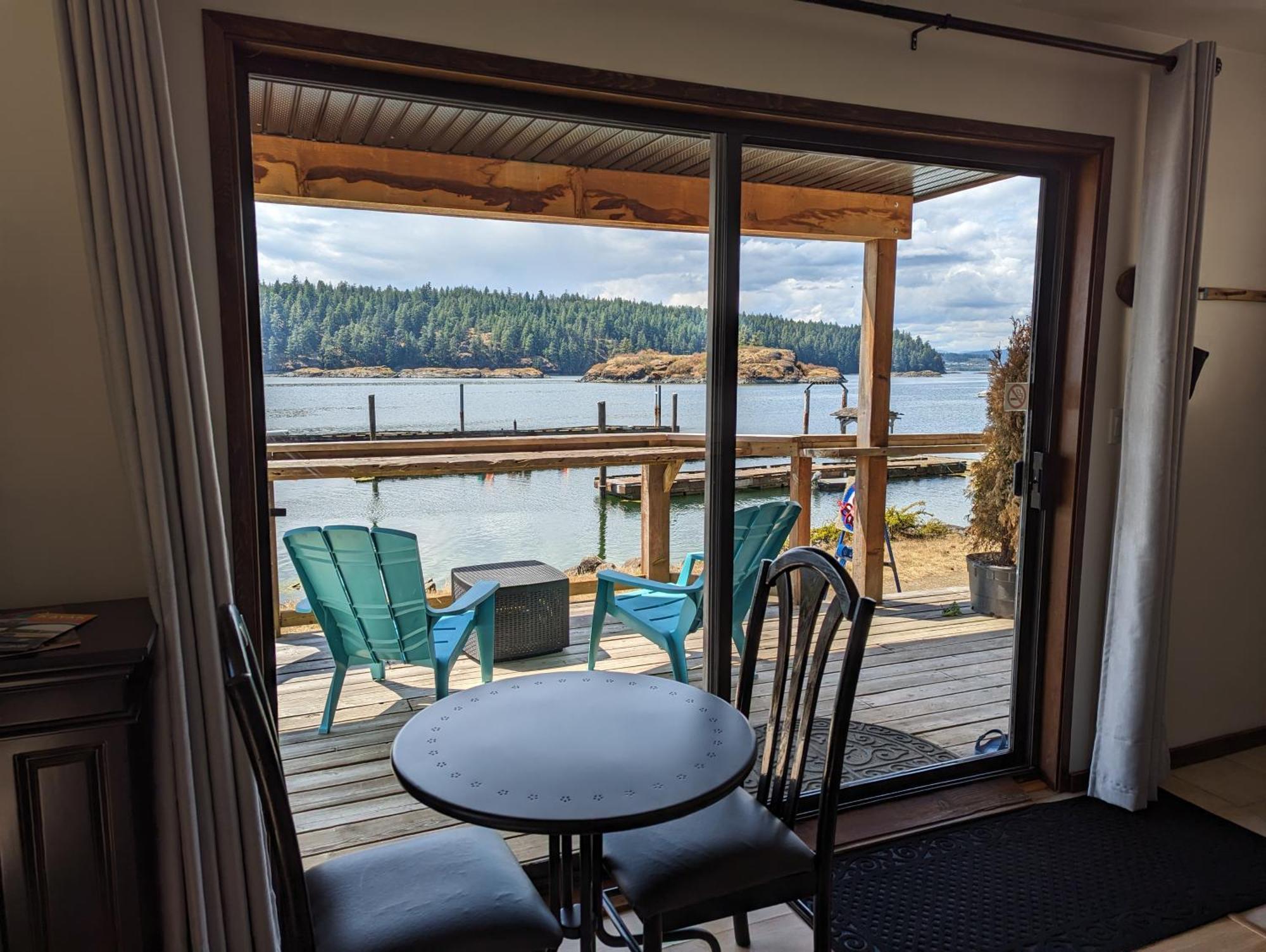 Jade Resort-Oceanfront Suites In Gowlland Harbour Heriot Bay Exteriör bild