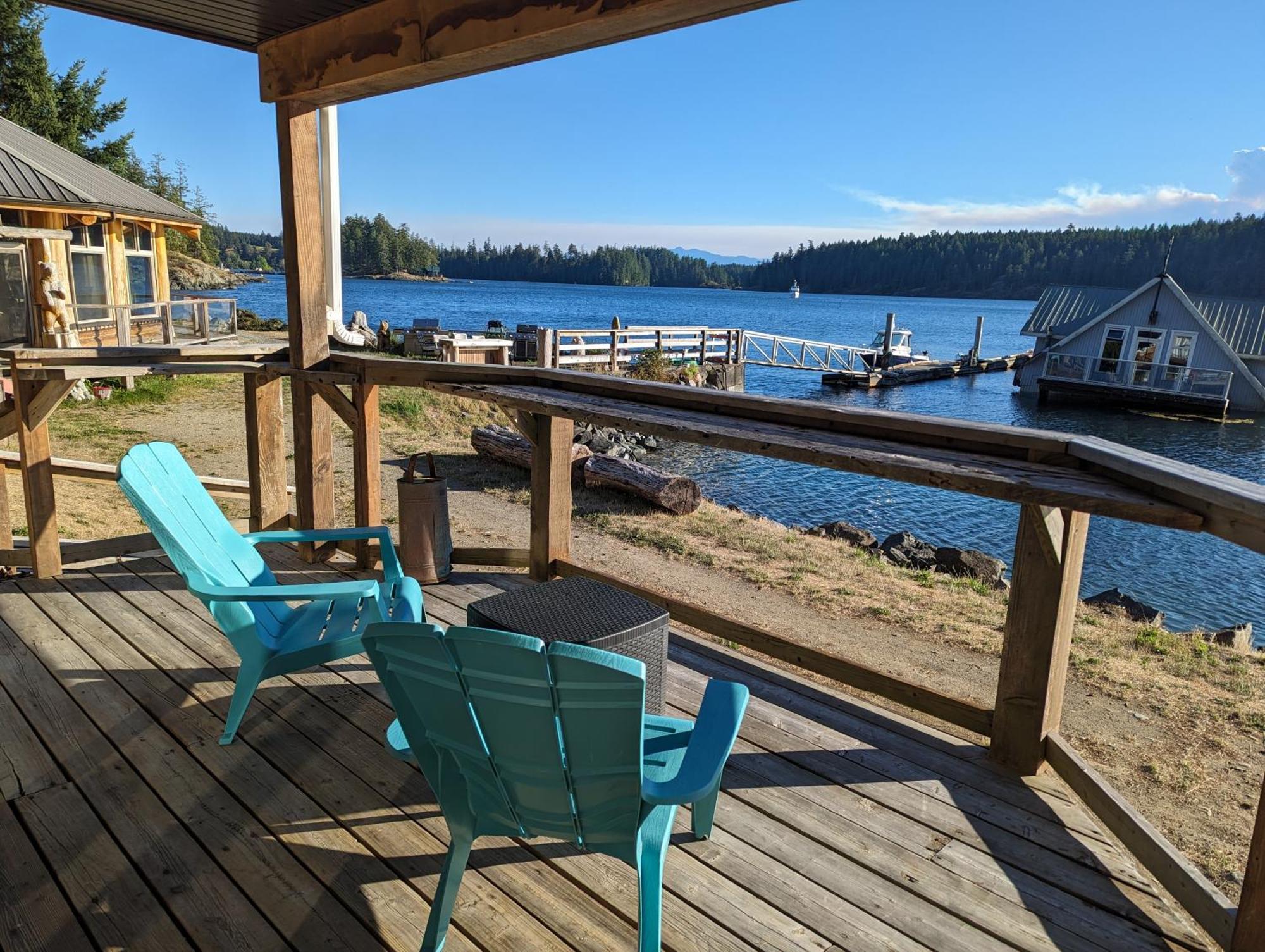 Jade Resort-Oceanfront Suites In Gowlland Harbour Heriot Bay Exteriör bild