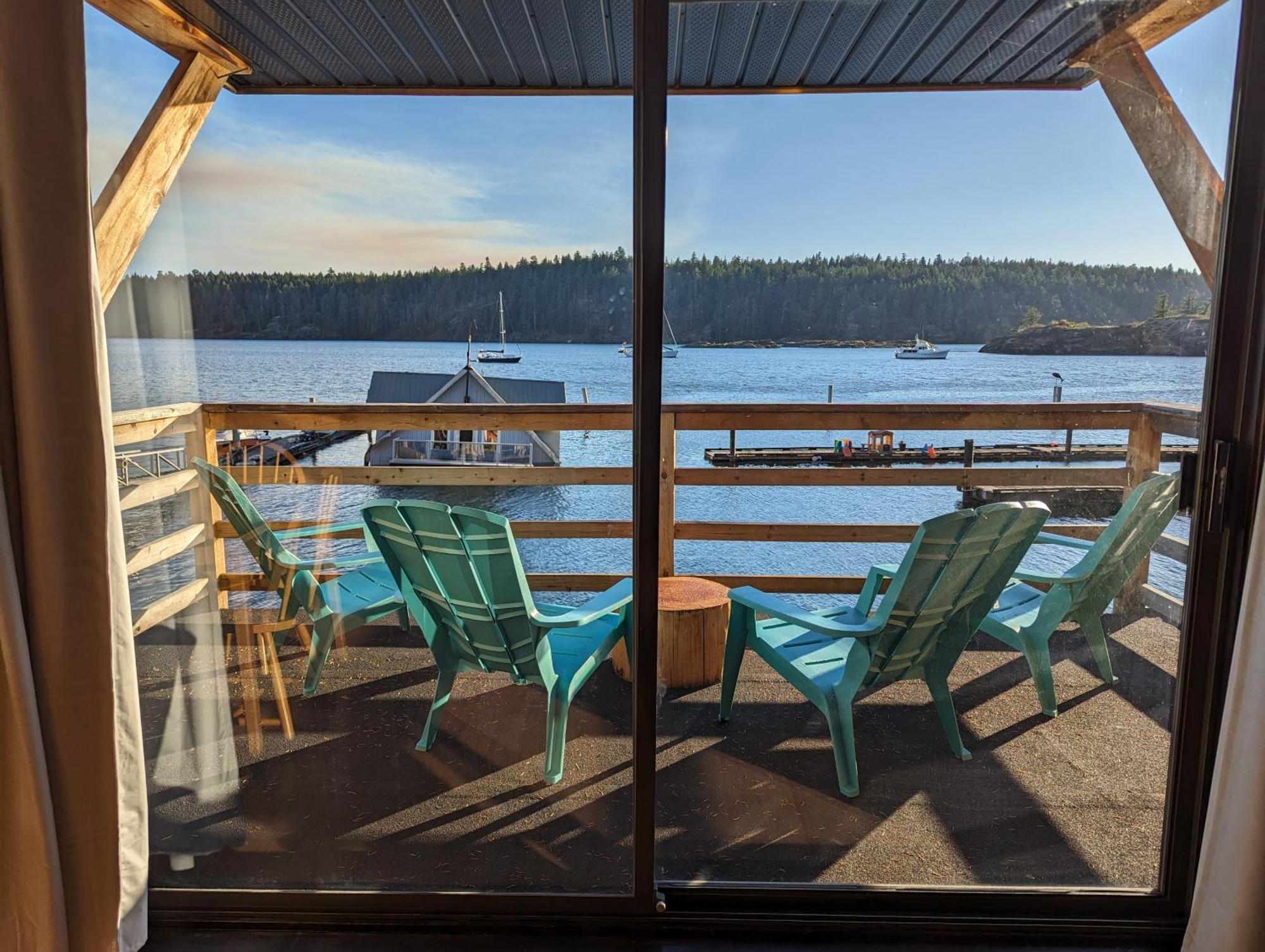Jade Resort-Oceanfront Suites In Gowlland Harbour Heriot Bay Exteriör bild
