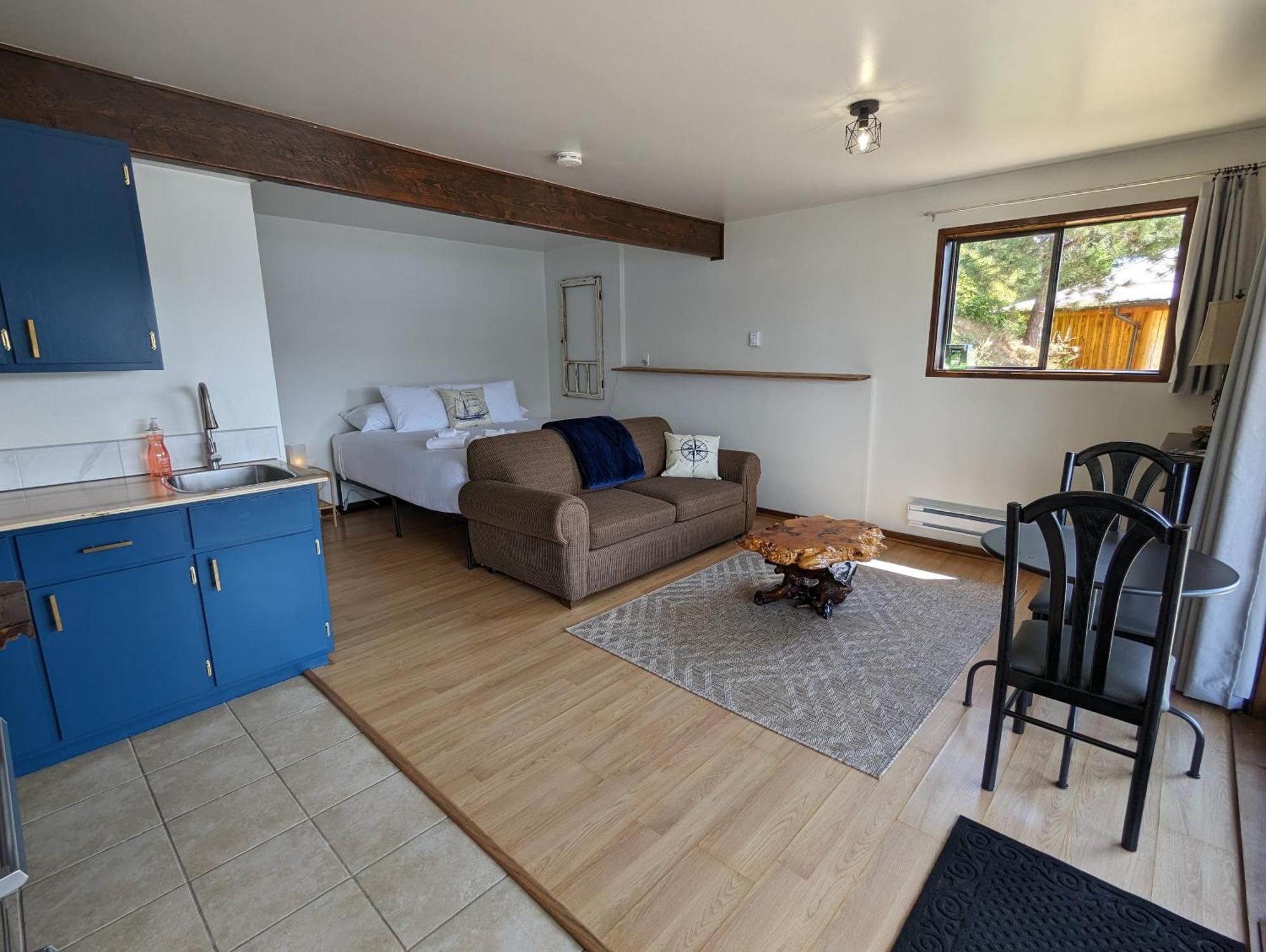 Jade Resort-Oceanfront Suites In Gowlland Harbour Heriot Bay Exteriör bild