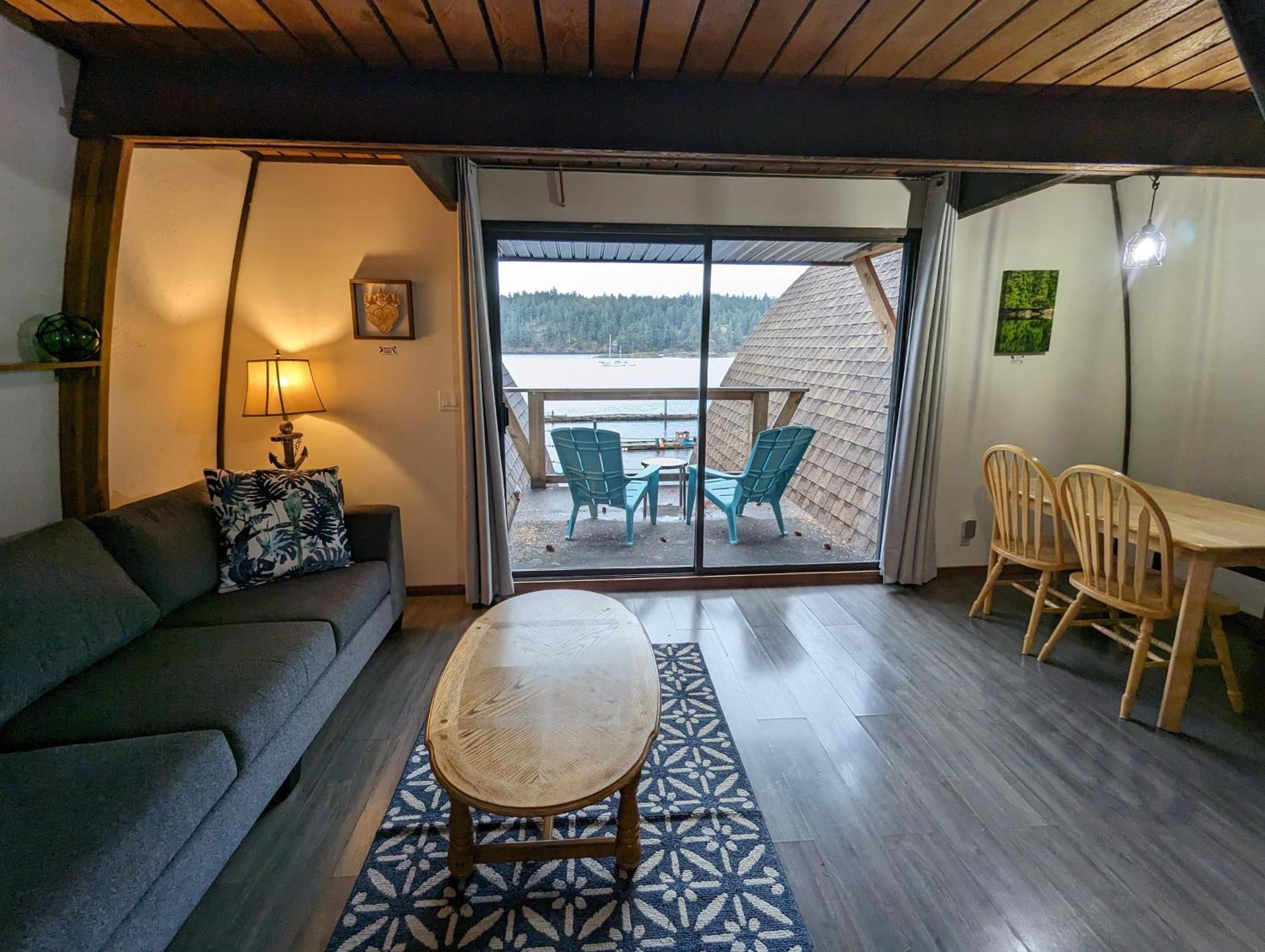 Jade Resort-Oceanfront Suites In Gowlland Harbour Heriot Bay Exteriör bild