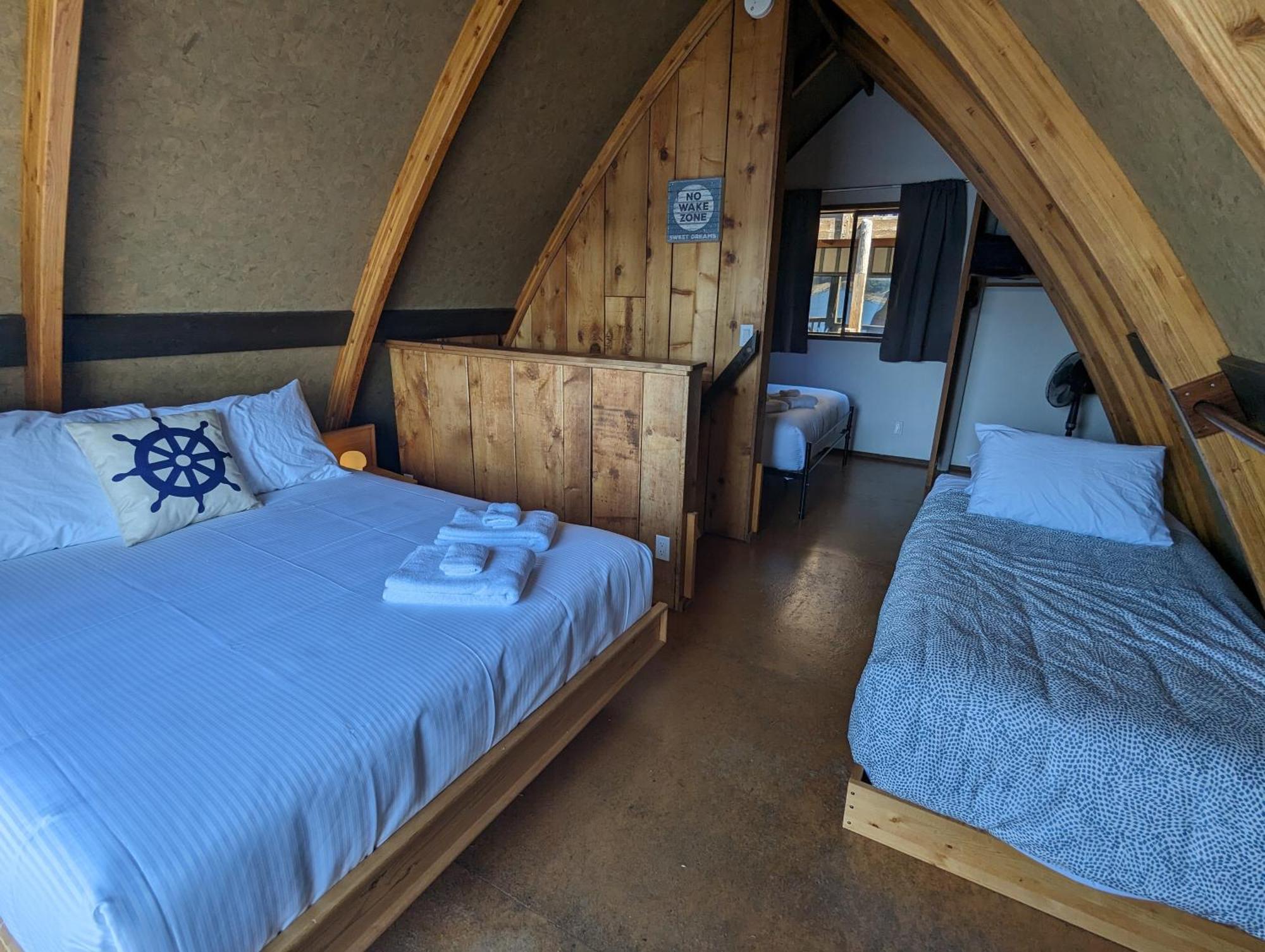 Jade Resort-Oceanfront Suites In Gowlland Harbour Heriot Bay Exteriör bild