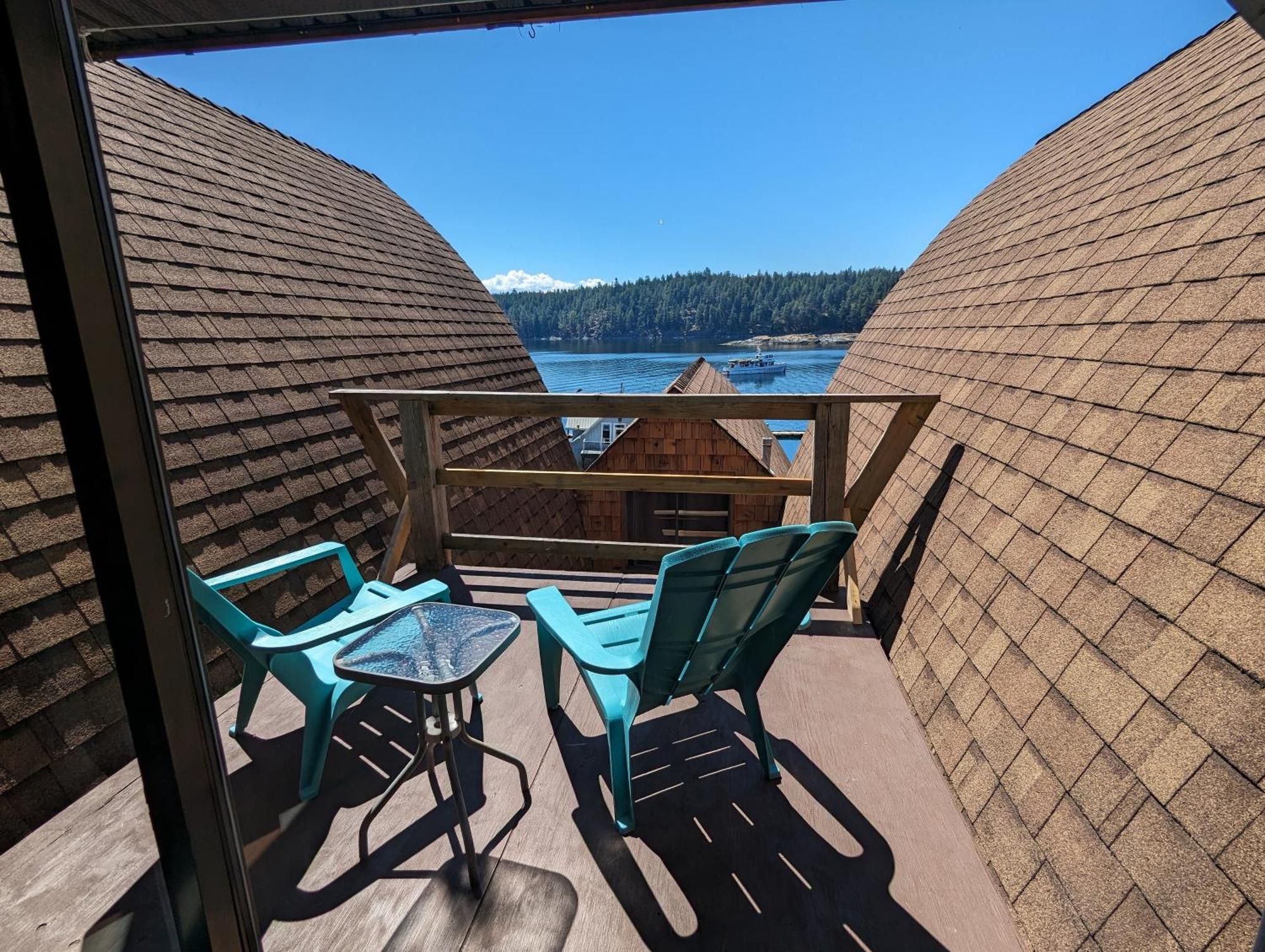 Jade Resort-Oceanfront Suites In Gowlland Harbour Heriot Bay Exteriör bild