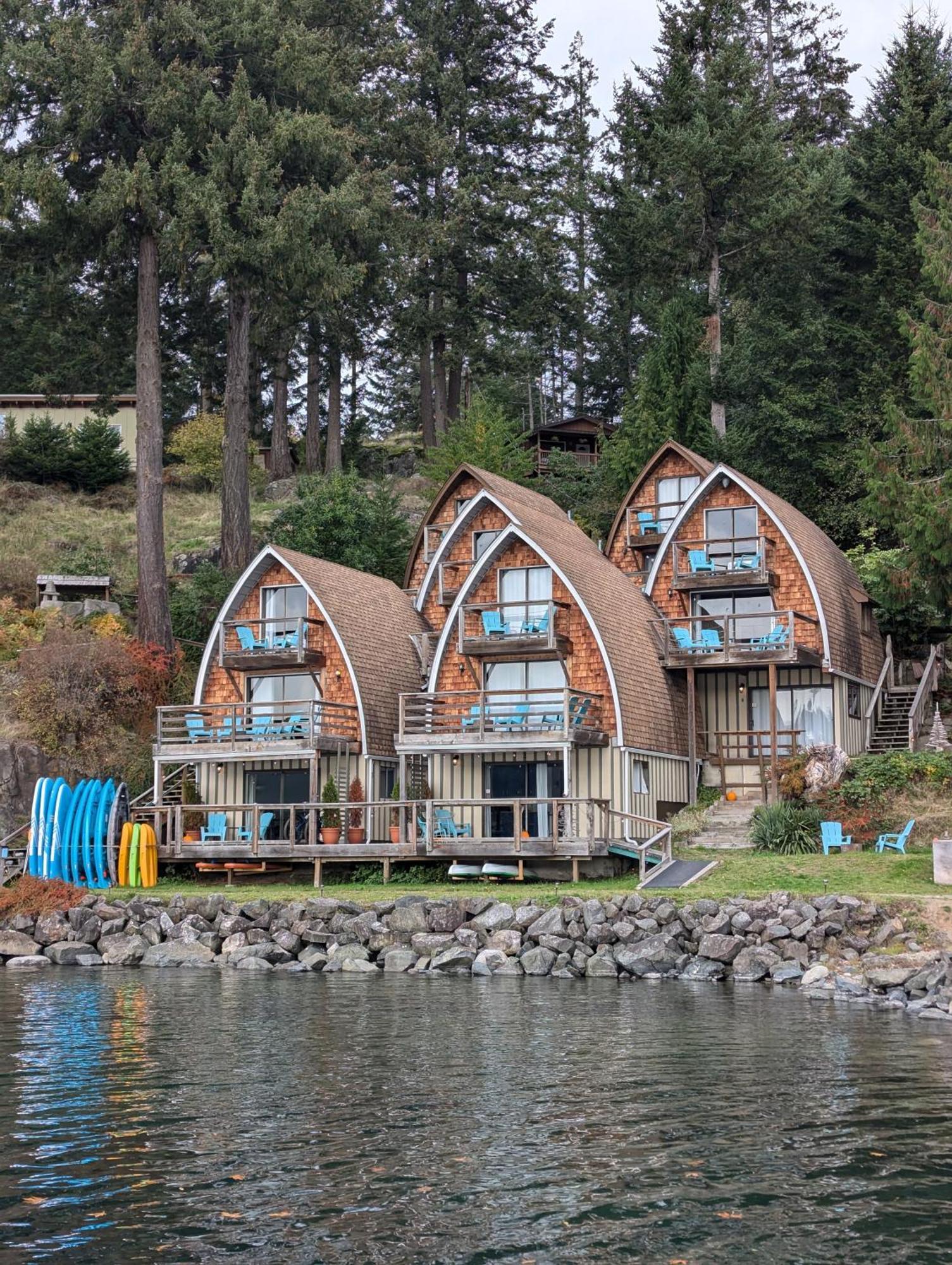 Jade Resort-Oceanfront Suites In Gowlland Harbour Heriot Bay Exteriör bild